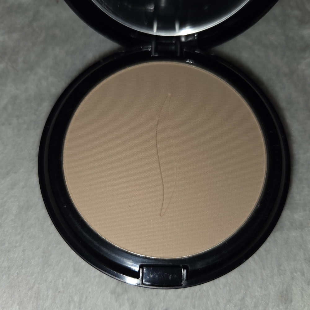 SEPHORA Matte Perfection Powder Foundation 26 Neutral Sand - Picture 10 of 10